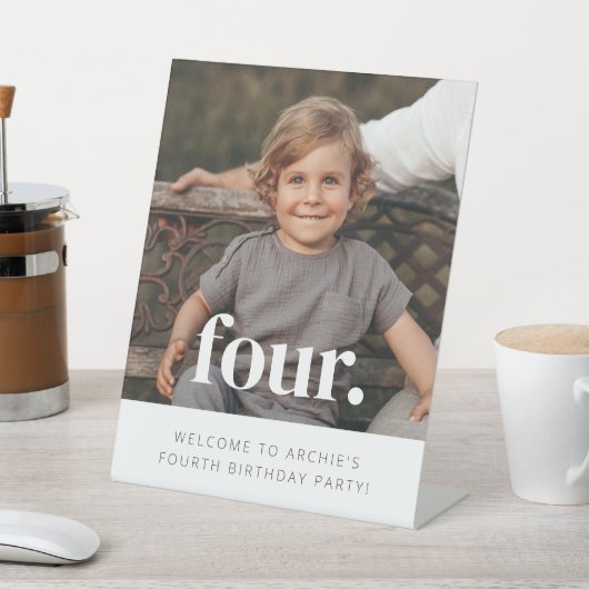 4 - 4th誕生日フォトウェルカムサイン 台座サイン (インサイチュ)