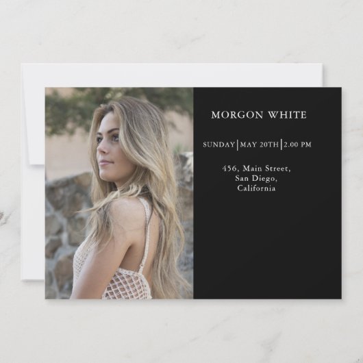 4 Photo Collage Simple Modern Black Graduation  案内状 (裏面)