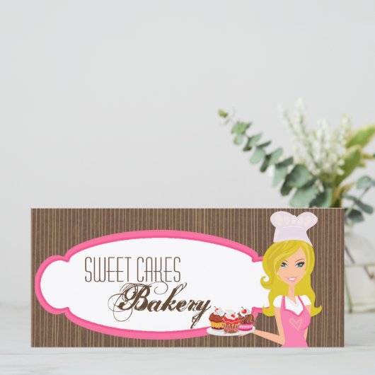 4"x9"ギフト券ブロンドのベーカーのピンクカップケーキ (スタンド正面)
