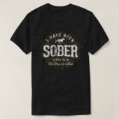 4 Year Sober Since 2018 Sobriety  Tシャツ (デザイン正面)