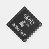 4th Birthdayパーティー:アールデコスタイル+名前をカスタムする スタンダードランチョンナプキン (角)