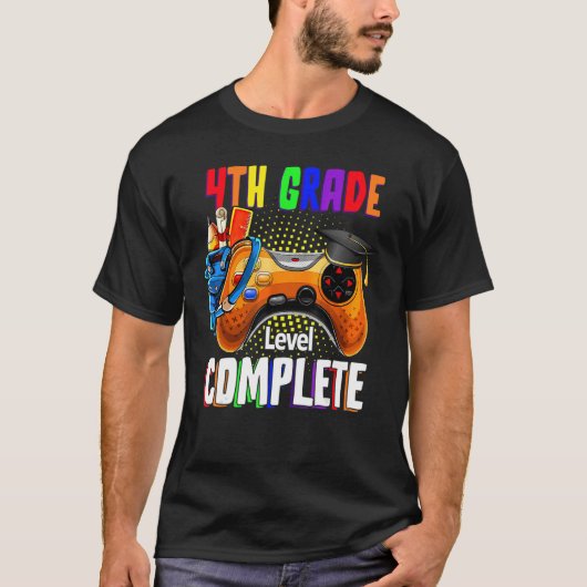 4th Grade Level Complete Last Day Of School Gradua Tシャツ (正面)