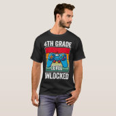 4th Grade Level Unlocked Video Game Back to School Tシャツ (正面フル)