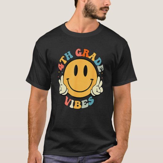 4th Grade Vibes Smile Face Groovy Student 1st Day  Tシャツ (正面)