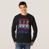 4th Of July American Gnomes Celebrating Independen Tシャツ (正面フル)