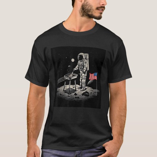 4th of July Astronaut American Flag Grilling on th Tシャツ (正面)