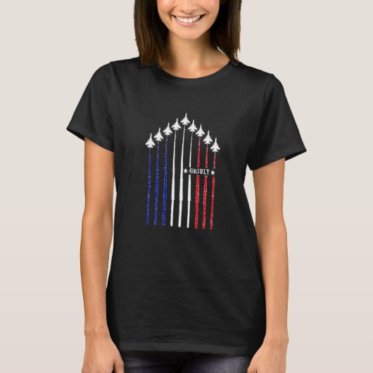 4th Of July Fighter Jet Aircraft Trail Red White B Tシャツ (正面)