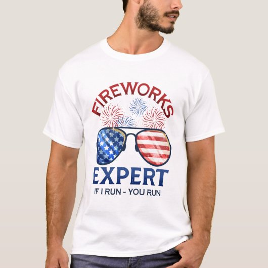 4th of July Fireworks Expert Tシャツ (正面)