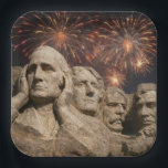 4th of July Mount Rushmore Humor with Fireworks ペーパープレート<br><div class="desc">The presidents on Mount Rushmore are surrounded by fireworks,  while George Washington is covering his ears.</div>