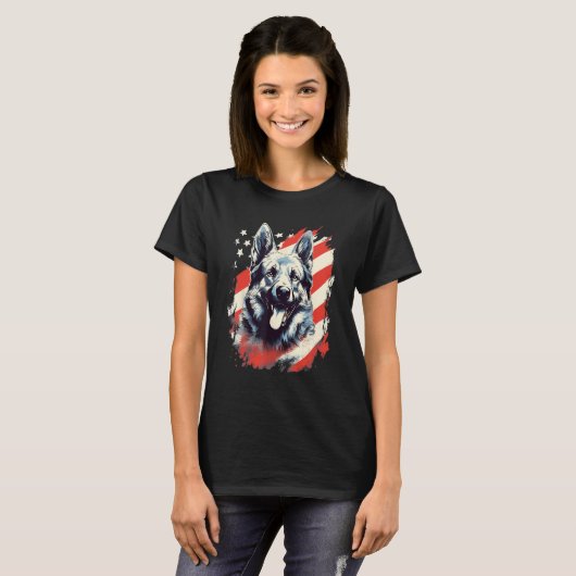 4th Of July US Flag Norwegian Elkhound Dog Tシャツ (正面フル)