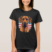 4th Of July US Flag Rhodesian Ridgeback Dog Tシャツ (正面)