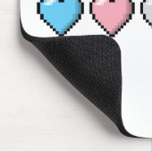 5つのトランスジェンダープライドフラグのピクセルハートの行 マウスパッド (コーナー)