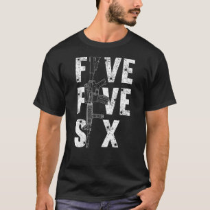 5つの五男性へつの銃の弾薬レンジ556mmライフルO Tシャツ