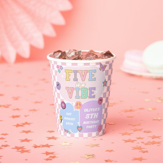 5はヴィーヴ名門私立校風のパッチ5th誕生日パーティー 紙コップ (インサイチュ)