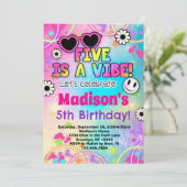 5は女の子のためのヴィベ5番目の誕生日招待状 招待状 (スタンド正面)