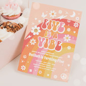 5はVibe Groovy Hippie Rainbow 5誕生日 招待状