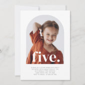 5アーチ型フォト誕生日 招待状 (正面)