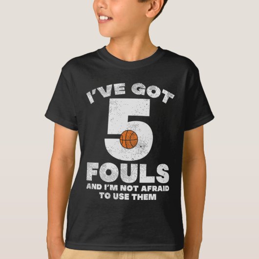 5フーズバスケットボールプレイヤー私を恐れていないおもしろい Tシャツ (正面)