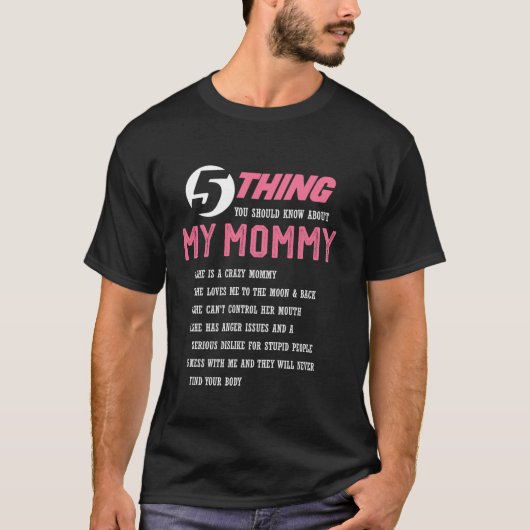 5ママのかわいい家族について知っておくべきこと Tシャツ (正面)