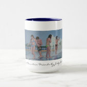 5人の噴水の友人のマグ マグカップ (中央)