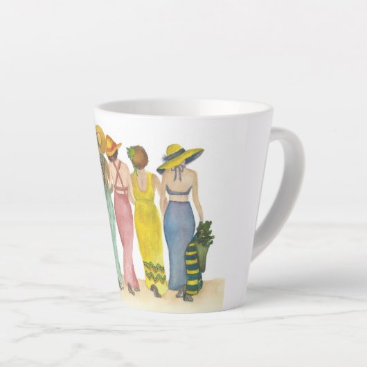 5人の女性ビーチバベの友達がおもしろいを持つ カフェラテマグ (右アングル)