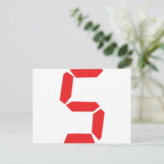 5個の赤い目覚まし時計のデジタル番号 ポストカード (スタンド正面)