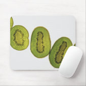 5切れのキーウィフルーツのクローズアップ マウスパッド (マウス)