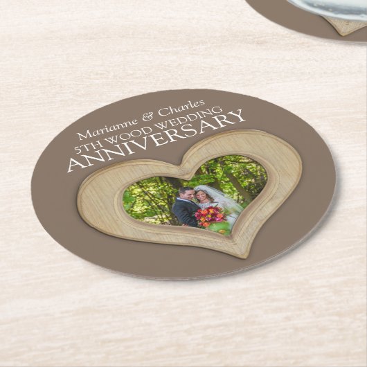 5周年木製結婚記念日ハート写真コースター ラウンドペーパーコースター (アングル)