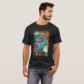 5年生のサメをシャオにおもしろい戻す準備 Tシャツ (正面フル)