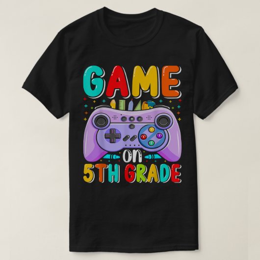 5年生の子供の5年生の最初の日のゲーム戻る Tシャツ (デザイン正面)