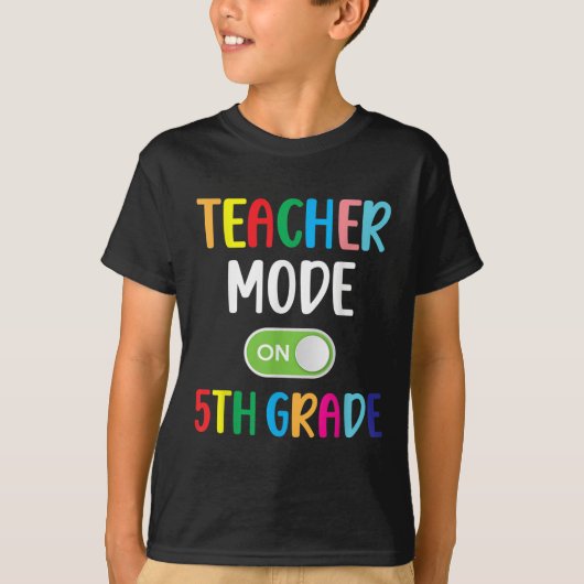 5年生担任モード 小学校5年生の仲間 バックプリントTシャツ Tシャツ (正面)