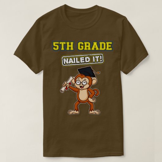 5年生It中学校の卒業式7 Tシャツ (デザイン正面)