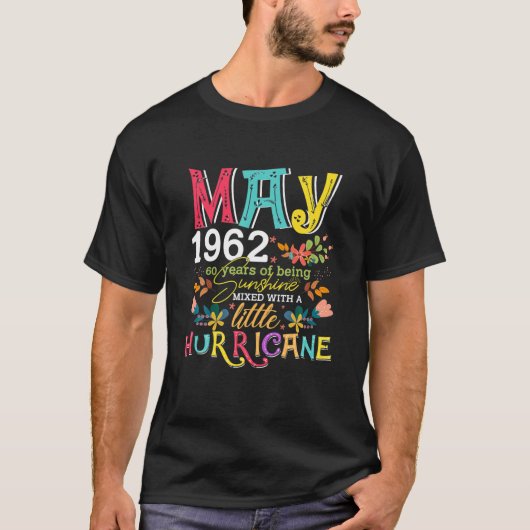 5月の女の子1962おもしろい日60歳のBir Tシャツ (正面)