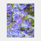 5月の美しい紫の虹彩 フリースブランケット (正面)