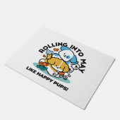 5月転がにハッピーアップのように – かわいい春犬 ドアマット (アングル)