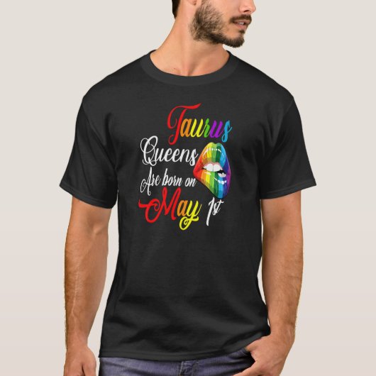 5月1日のタウにレインボー生まれリップクイーンが登場 Tシャツ (正面)
