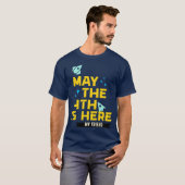 5月4日ここに私の友人の女の子 Tシャツ (正面フル)