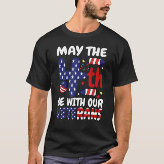 5月4日は私たちの退役軍人アメリカ国旗のインディペ Tシャツ