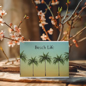 5本のヤシの木が一列に並び、ビーチ生活 シーズンカード