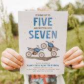 5歳と7歳の合同ダートバイク誕生日招待状 招待状