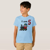 5歳のおもちゃ列車の誕生日の少年 Tシャツ (正面フル)
