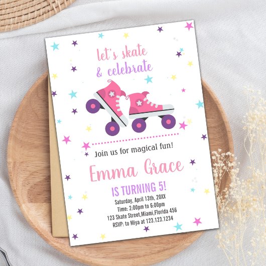 5歳のピンクとパープルのスケートの誕生日パーティーの招待状 招待状