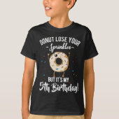 5歳の誕生日おめでとう ドーナツ 少年 男子 子供 かわいい Tシャツ (正面)