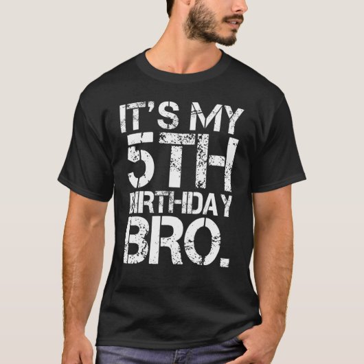 5歳の誕生日お兄さんお誕生日おめでとうパーティー 5歳の子供向け Tシャツ (正面)