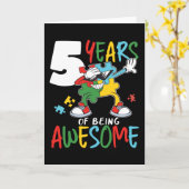 5歳の誕生日の少年または少女の自閉症に関する認識 カード (黄色い花)