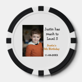 5歳の誕生日ゲームの男の子の写真の名前のモダンな日付 ポーカーチップ