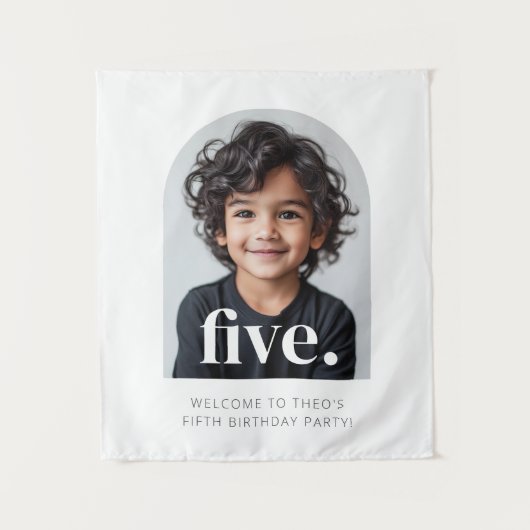 5歳の誕生日 5つのアーチ型写真ウェルカムサイン タペストリー (正面)