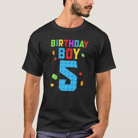 5歳誕生日少年ブロック建物少年キッド Tシャツ (正面)