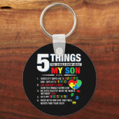 5私の息子の自閉症について知っておくべきこと キーホルダー (正面)