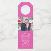 5結婚周年記念写真ピンクの宝石ハート ボトルネックタグ (正面)